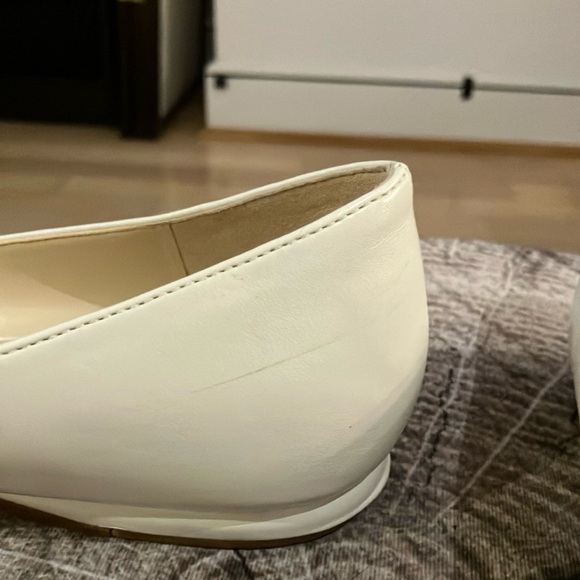 EUC Nine West White Ballet Flats with Pointed Toe - Picture 9 of 9